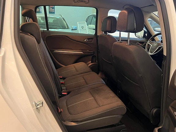 Opel Zafira Tourer 17 of 19