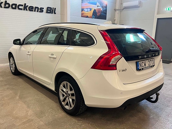 Volvo V60 4 of 5