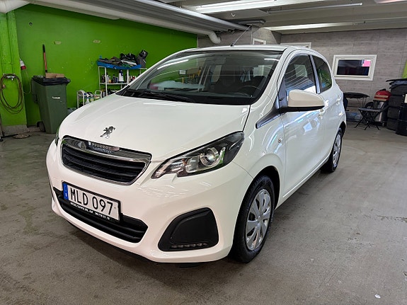 Peugeot 108 2 of 5