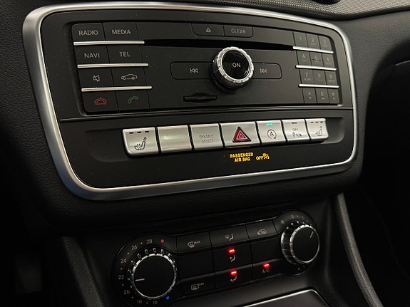 Mercedes-Benz GLA200 13 of 18