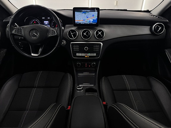 Mercedes-Benz GLA200 16 of 18