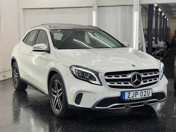 Mercedes-Benz GLA200 3 of 18