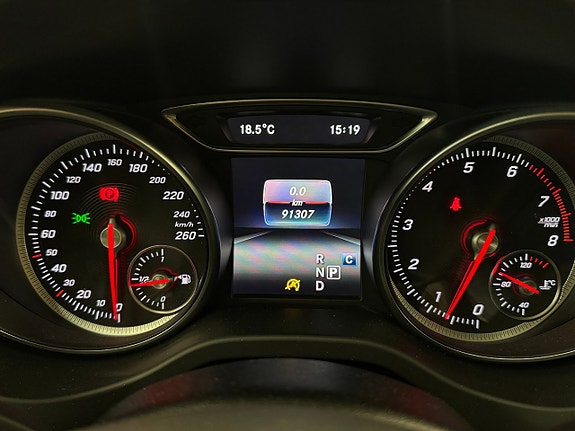 Mercedes-Benz GLA200 11 of 18