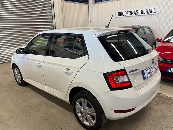 Skoda Fabia 2 of 13