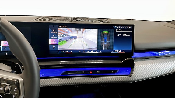 BMW 530e 12 of 12