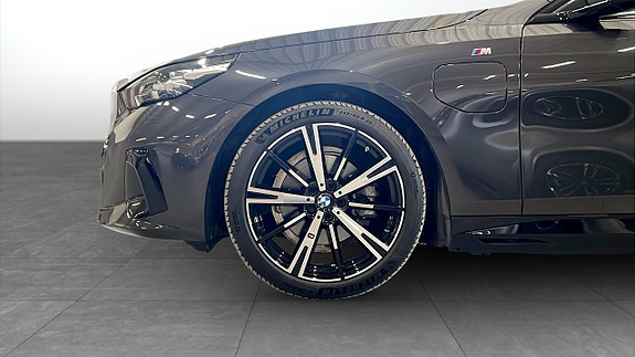 BMW 530e 9 of 12