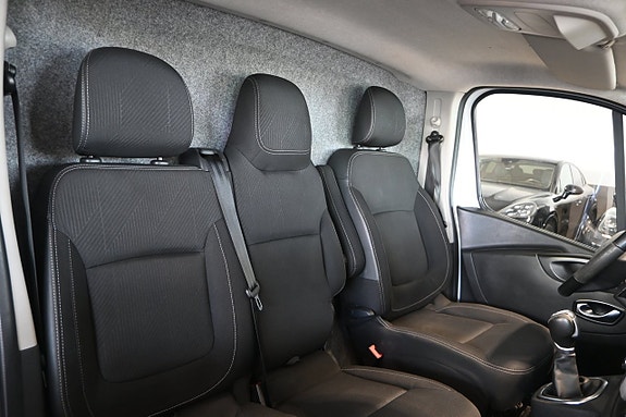 Renault Trafic 9 of 18