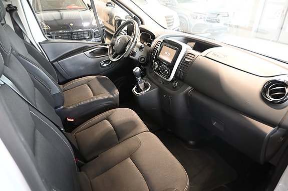 Renault Trafic 8 of 18