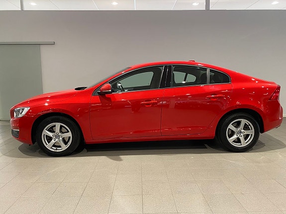 Volvo S60 2 of 5