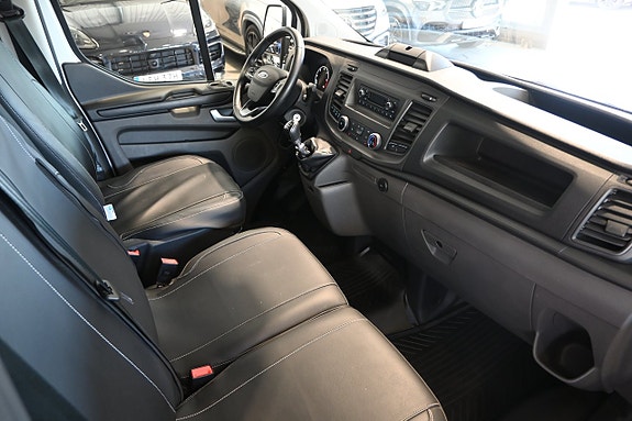 Ford Transit Custom 8 of 16