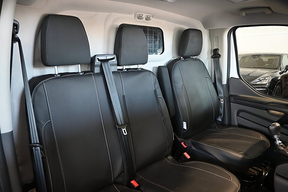 Ford Transit Custom 9 of 16