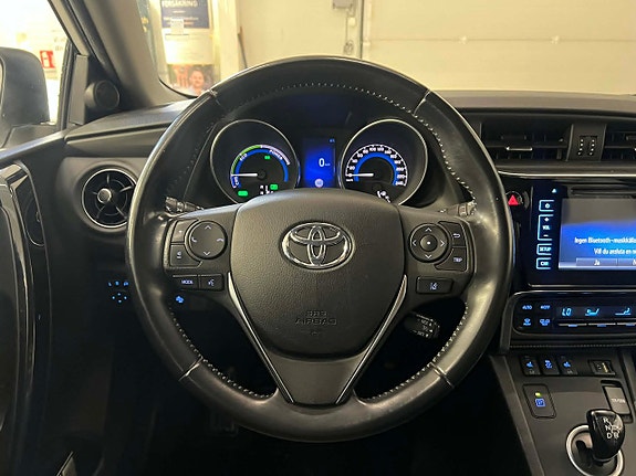 Toyota Auris 10 of 18