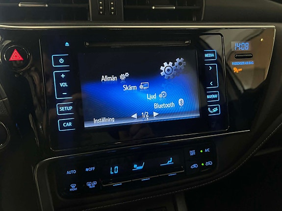 Toyota Auris 15 of 18