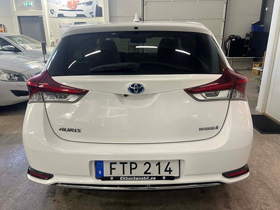 Toyota Auris 5 of 5