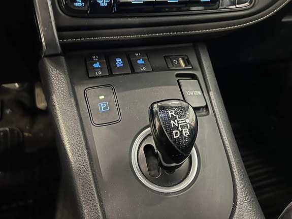 Toyota Auris 12 of 18