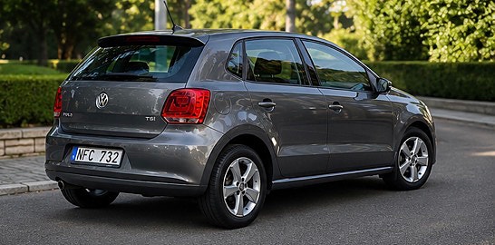 Volkswagen Polo 2 of 5