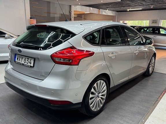 Ford Focus 5 of 15