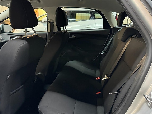 Ford Focus 15 of 15