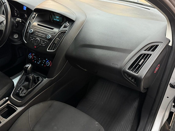 Ford Focus 8 of 15