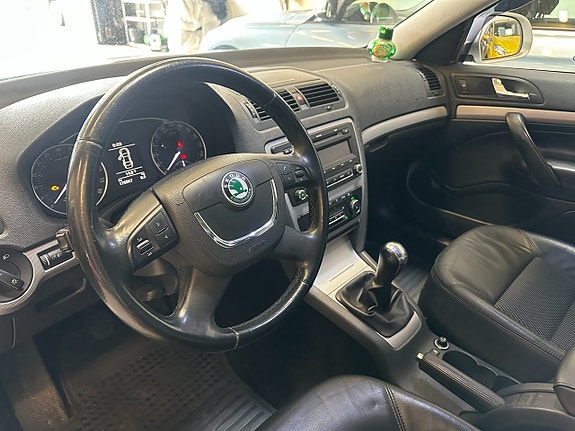 Skoda Octavia 9 of 12
