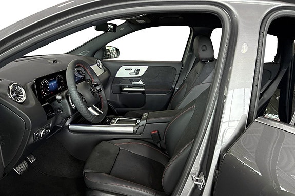Mercedes-Benz GLA250 e 11 of 15