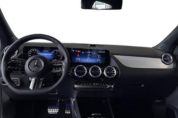 Mercedes-Benz GLA250 e 8 of 15