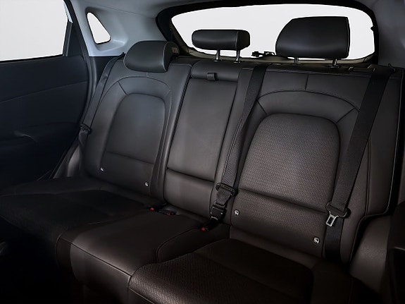 Hyundai Kona 8 of 17