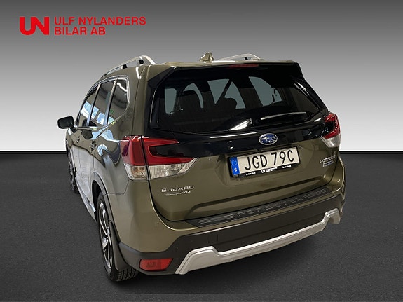 Subaru Forester 2 of 5