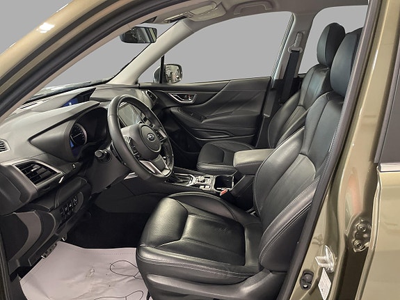Subaru Forester 8 of 15