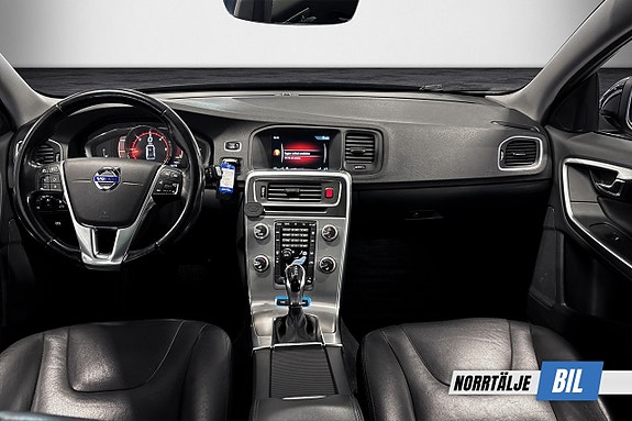 Volvo V60 3 of 17
