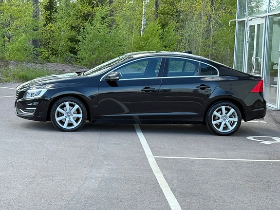 Volvo S60 4 of 5