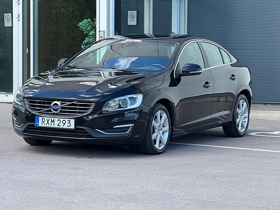 Volvo S60 2 of 5