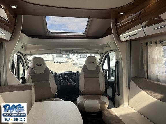 Pilote P 716 P Essential 11 of 17
