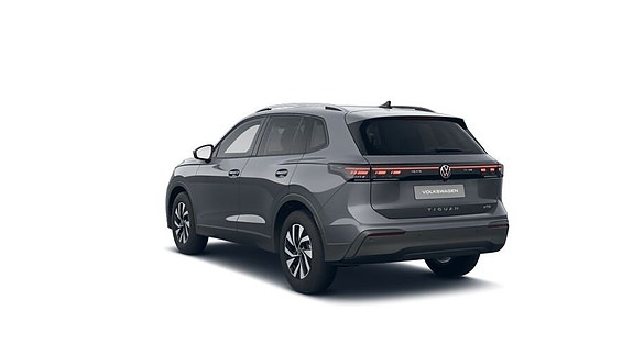 Volkswagen Tiguan 3 of 5