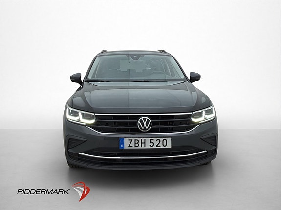Volkswagen Tiguan 3 of 5