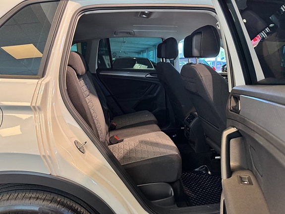 Volkswagen Tiguan 18 of 24