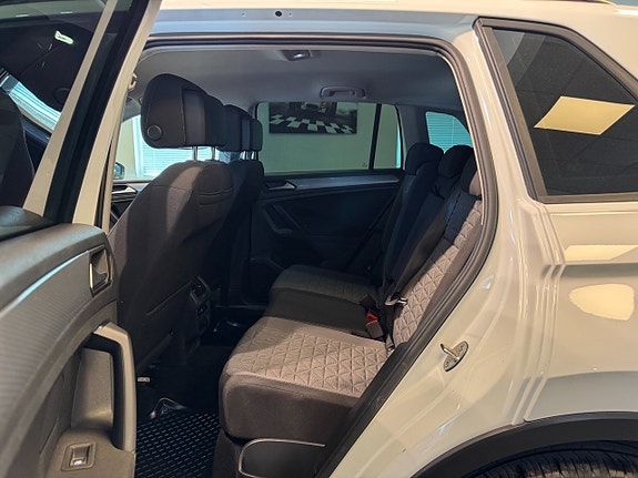 Volkswagen Tiguan 19 of 24