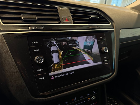 Volkswagen Tiguan 13 of 24