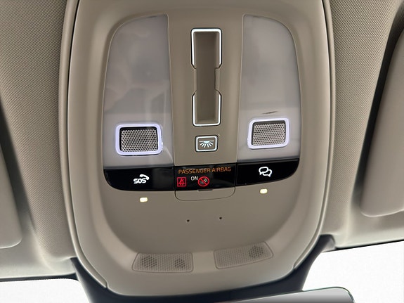 Volvo XC60 16 of 30
