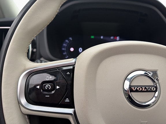 Volvo XC60 20 of 30