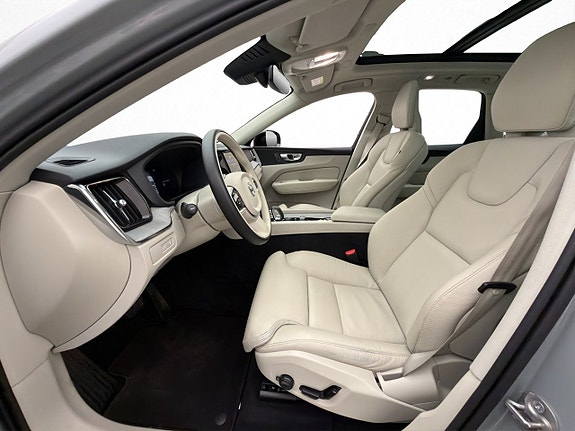 Volvo XC60 12 of 30