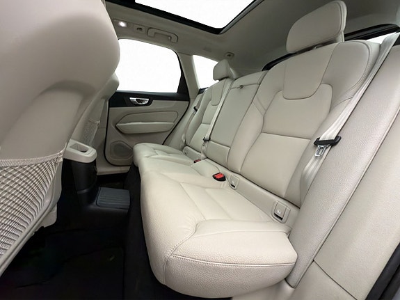 Volvo XC60 18 of 30