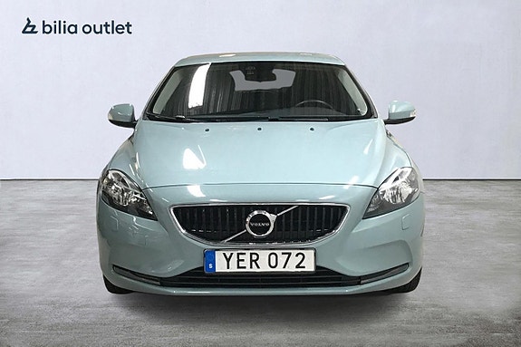 Volvo V40 3 of 26