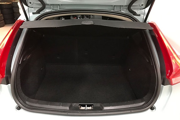 Volvo V40 10 of 26