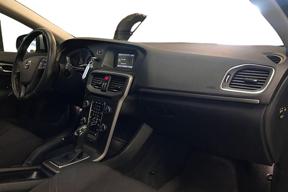 Volvo V40 15 of 26