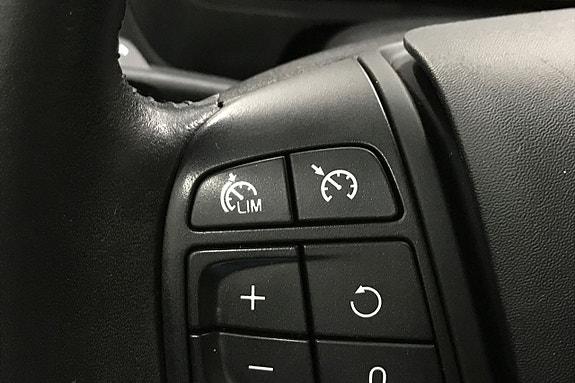 Volvo V40 23 of 26