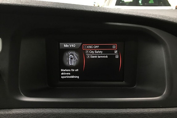 Volvo V40 20 of 26