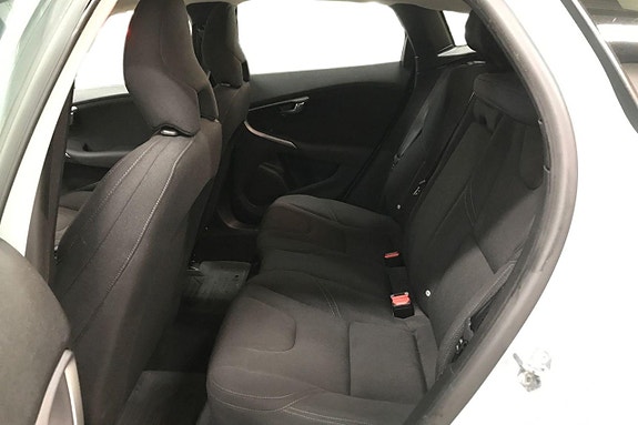 Volvo V40 14 of 26