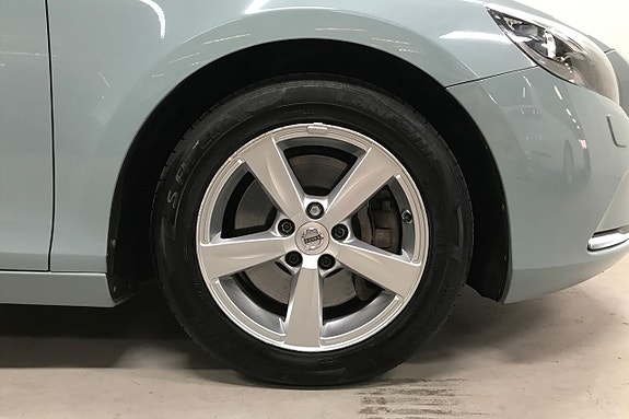 Volvo V40 11 of 26