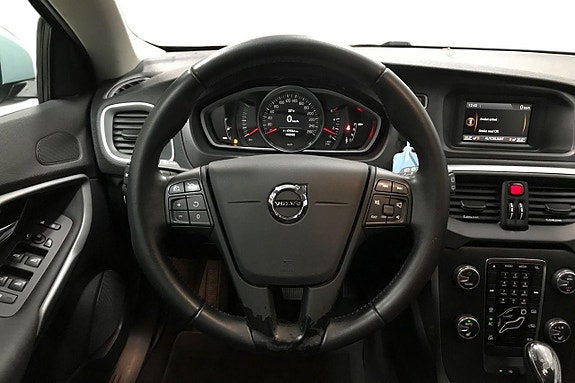 Volvo V40 16 of 26